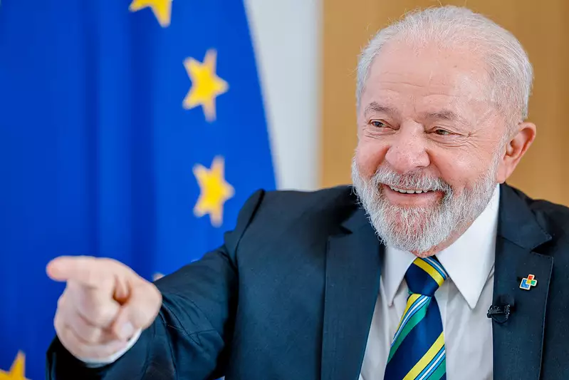 Presidente Lula busca negociação com partidos do Centrão para fortalecer o governo