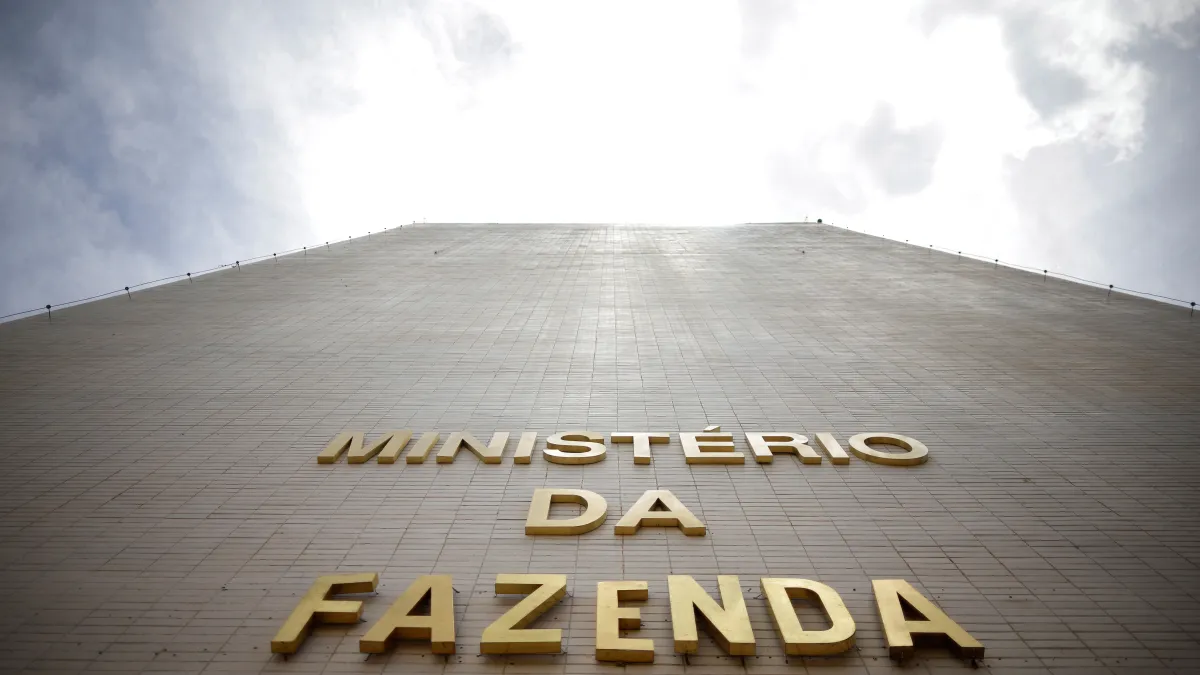 Ministério da Fazenda revisa projeção de crescimento do PIB para 2,5% e reduz estimativa de inflação