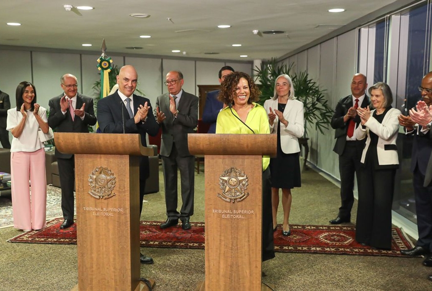 Advogada Edilene Lobo é empossada como primeira mulher negra no Tribunal Superior Eleitoral (TSE)