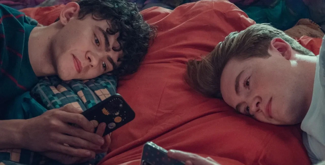 Segunda temporada de “Heartstopper” disponível na Netflix: Novos episódios continuam a história de amor de Charlie e Nick
