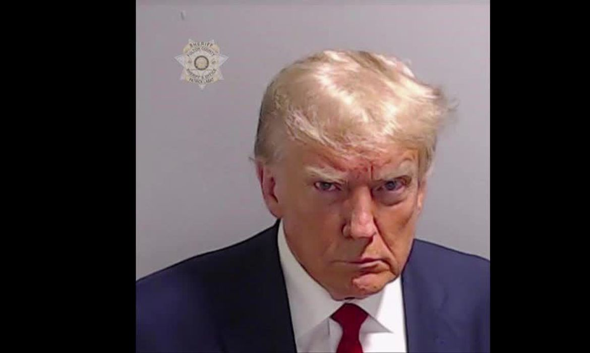 Trump é fichado em Atlanta em processo sobre eleição