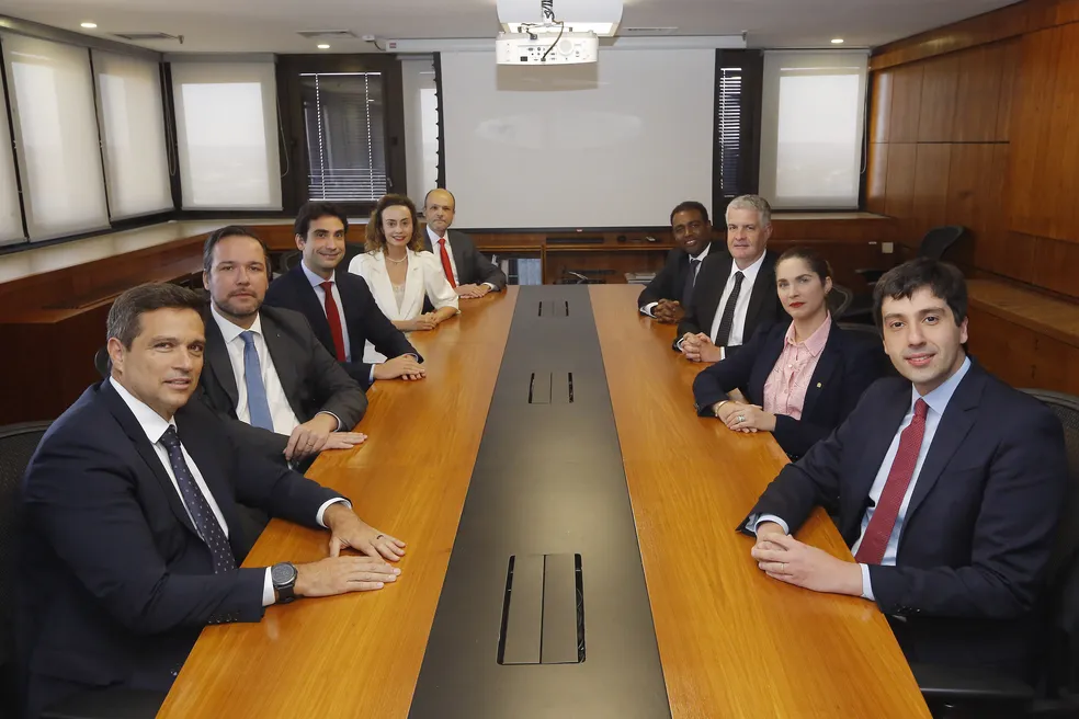 BANCO CENTRAL REDUZ TAXA SELIC PARA 13,25% AO ANO, PRIMEIRO CORTE EM 3 ANOS