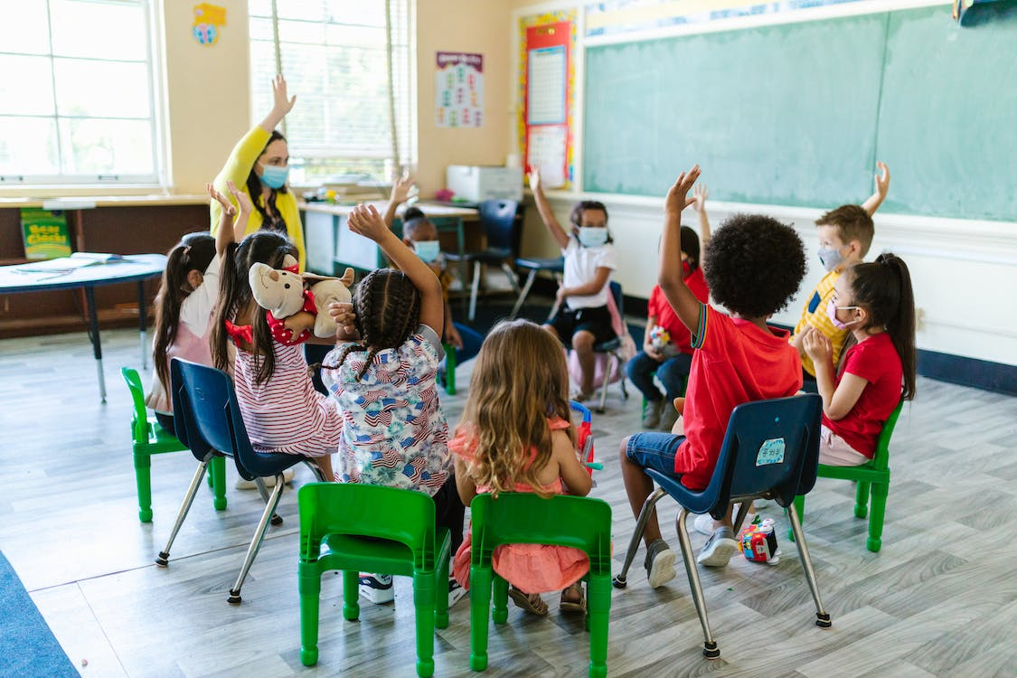 Governo Federal enfrenta desafios no acompanhamento da frequência escolar de beneficiários do Bolsa Família