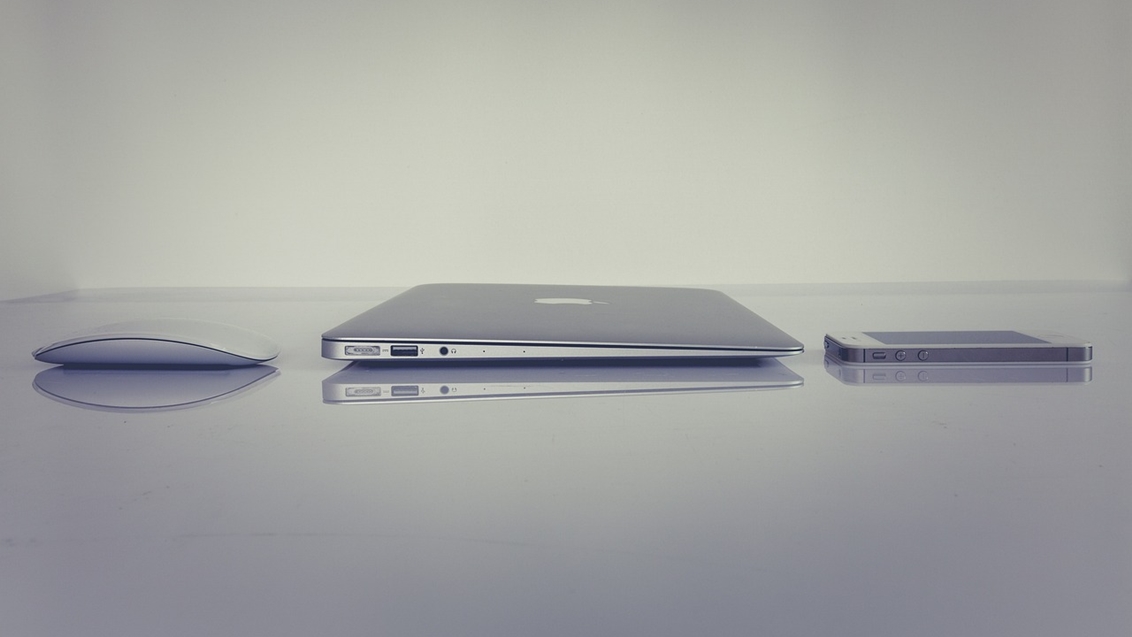 Apple atinge máxima histórica impulsionada por avanços em inteligência artificial