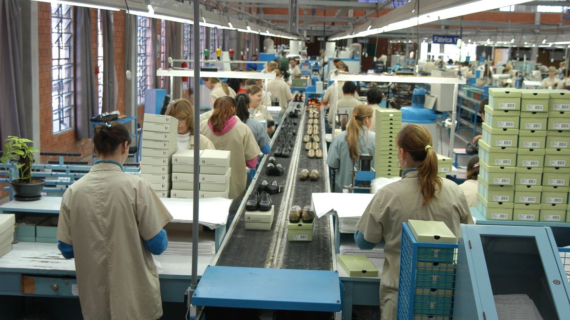 Taxa de Juros elevada afeta investimentos em Inovação e Indústria