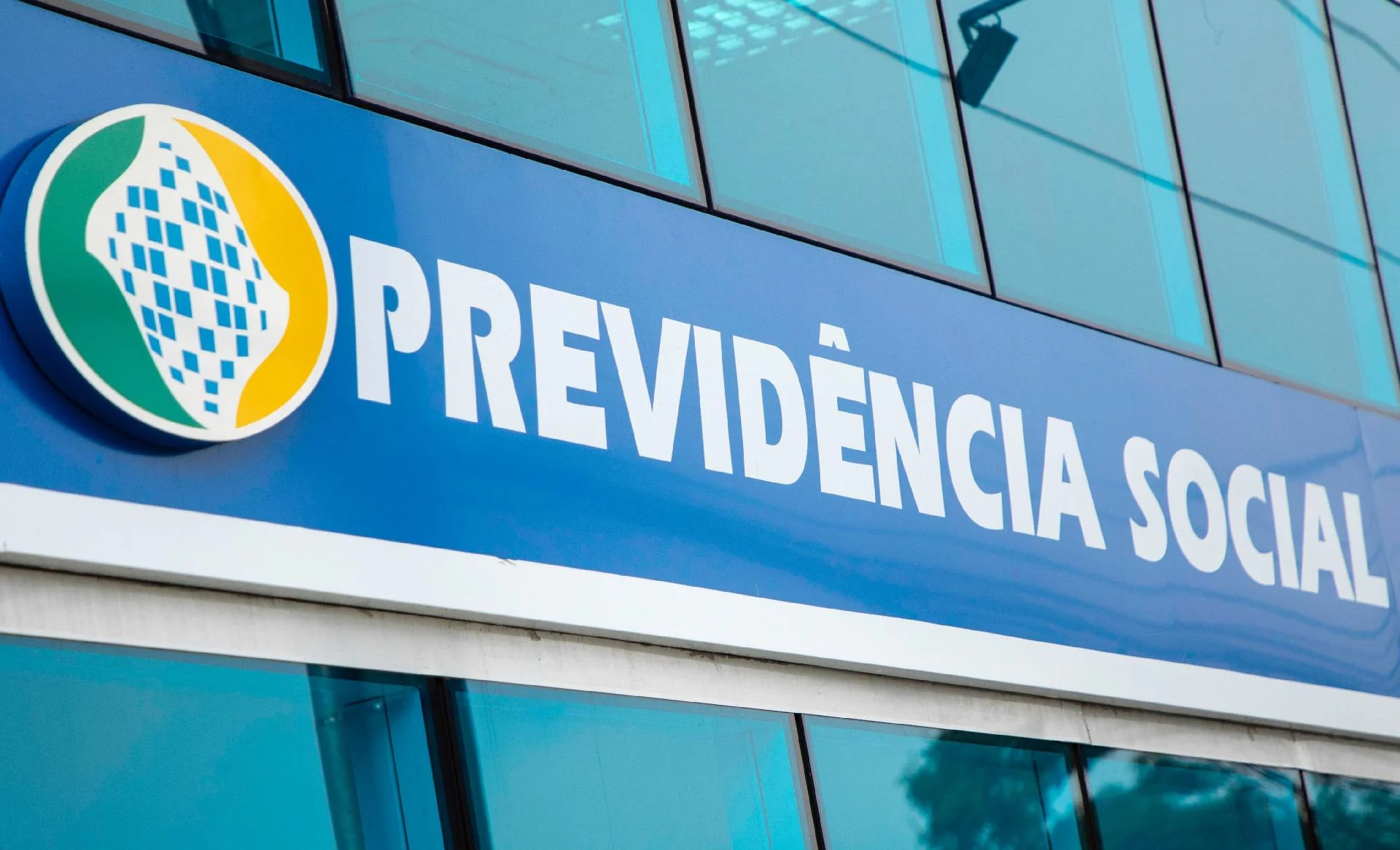 STF suspende processos sobre “revisão da vida toda” das aposentadorias